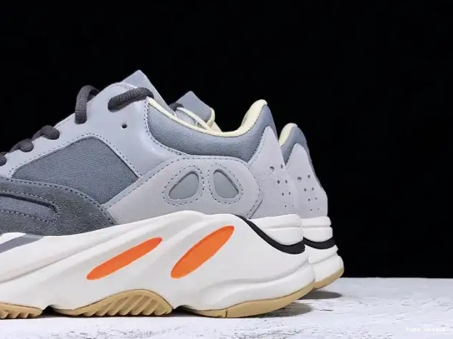 hype v2 'Magnet' Yeezy FV9922 700 Boost Adidas 0325